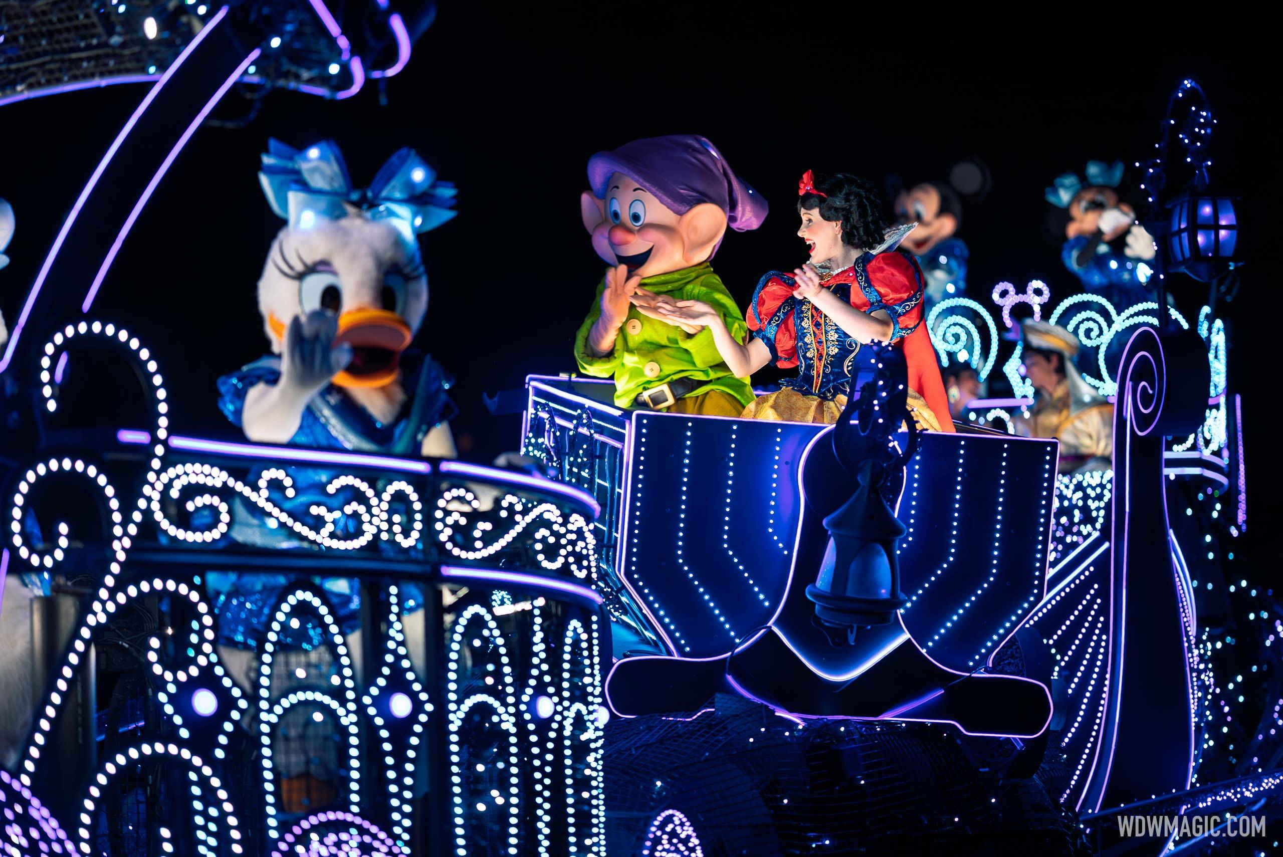 Disney-Starlight_Full_61343.jpg