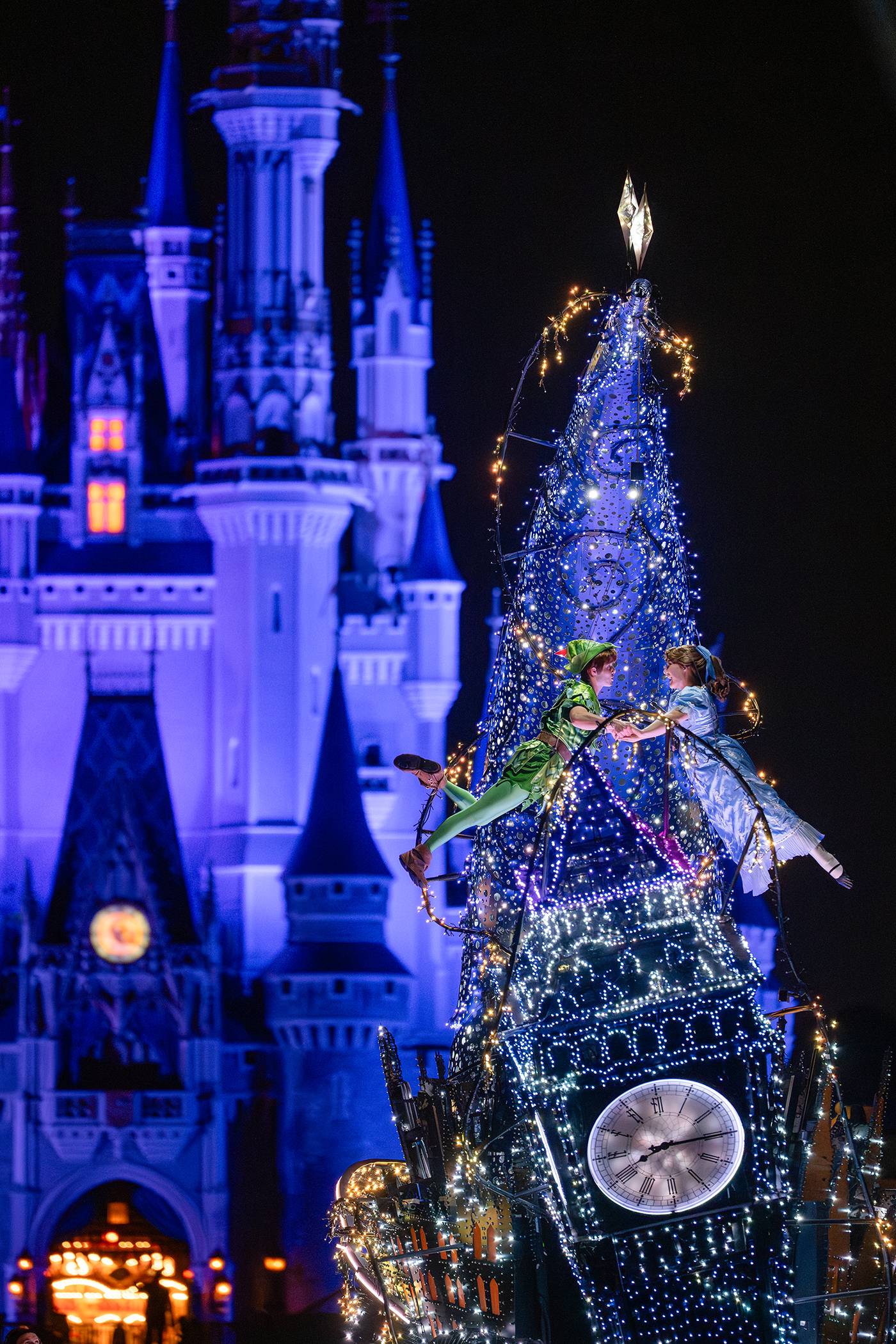Peter Pan and Wendy Flying in Disney Starlight Parade - First Look