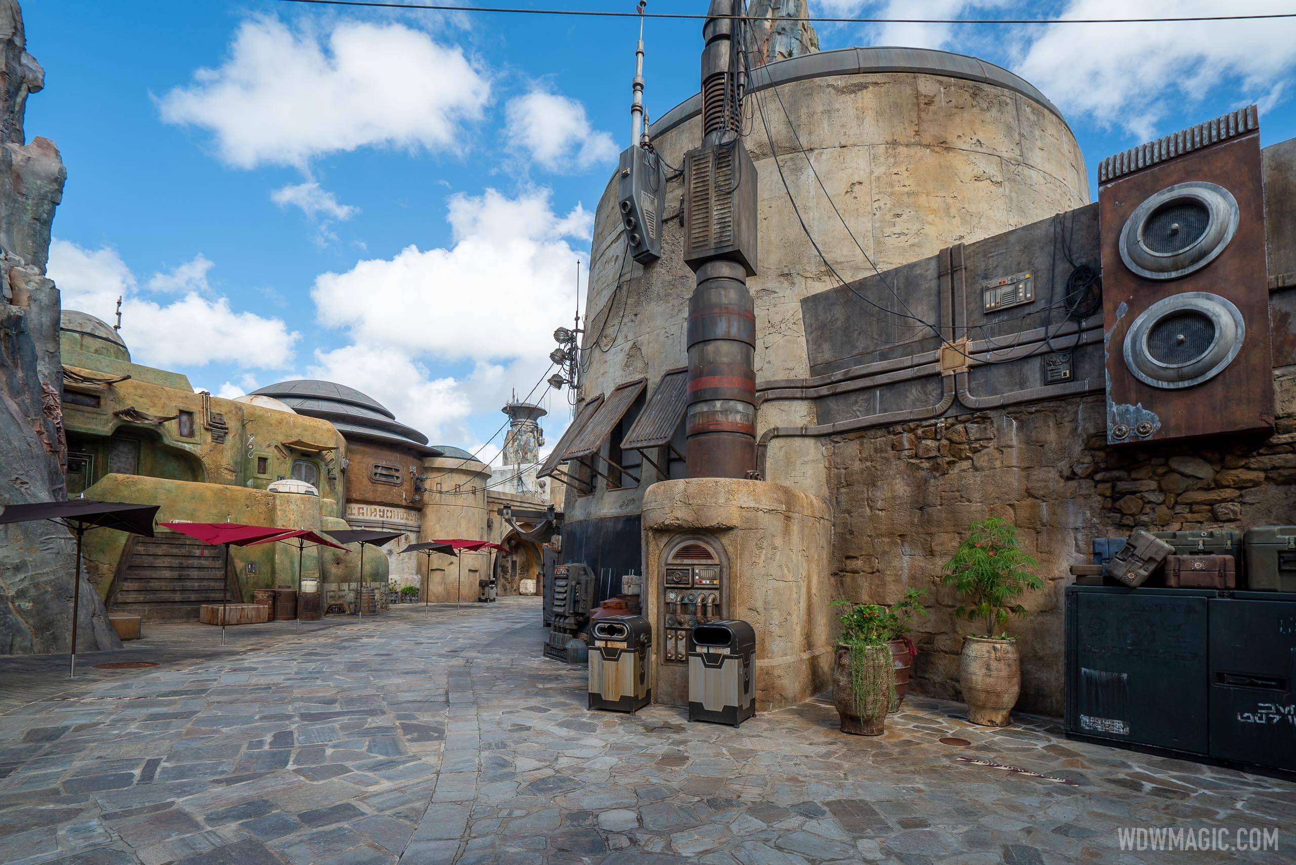 Star Wars Galaxy's Edge early in the day