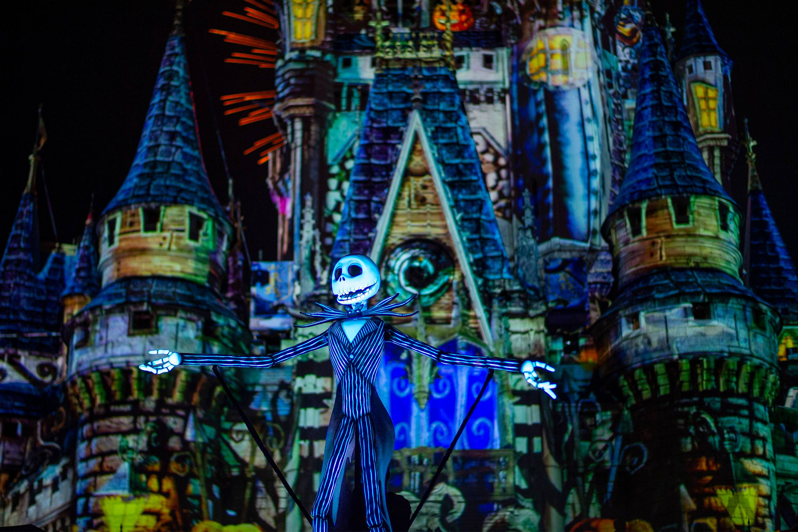 VIDEO - Disney's Not So Spooky Spectacular debuts at Mickey's Not-So-Scary Halloween Party