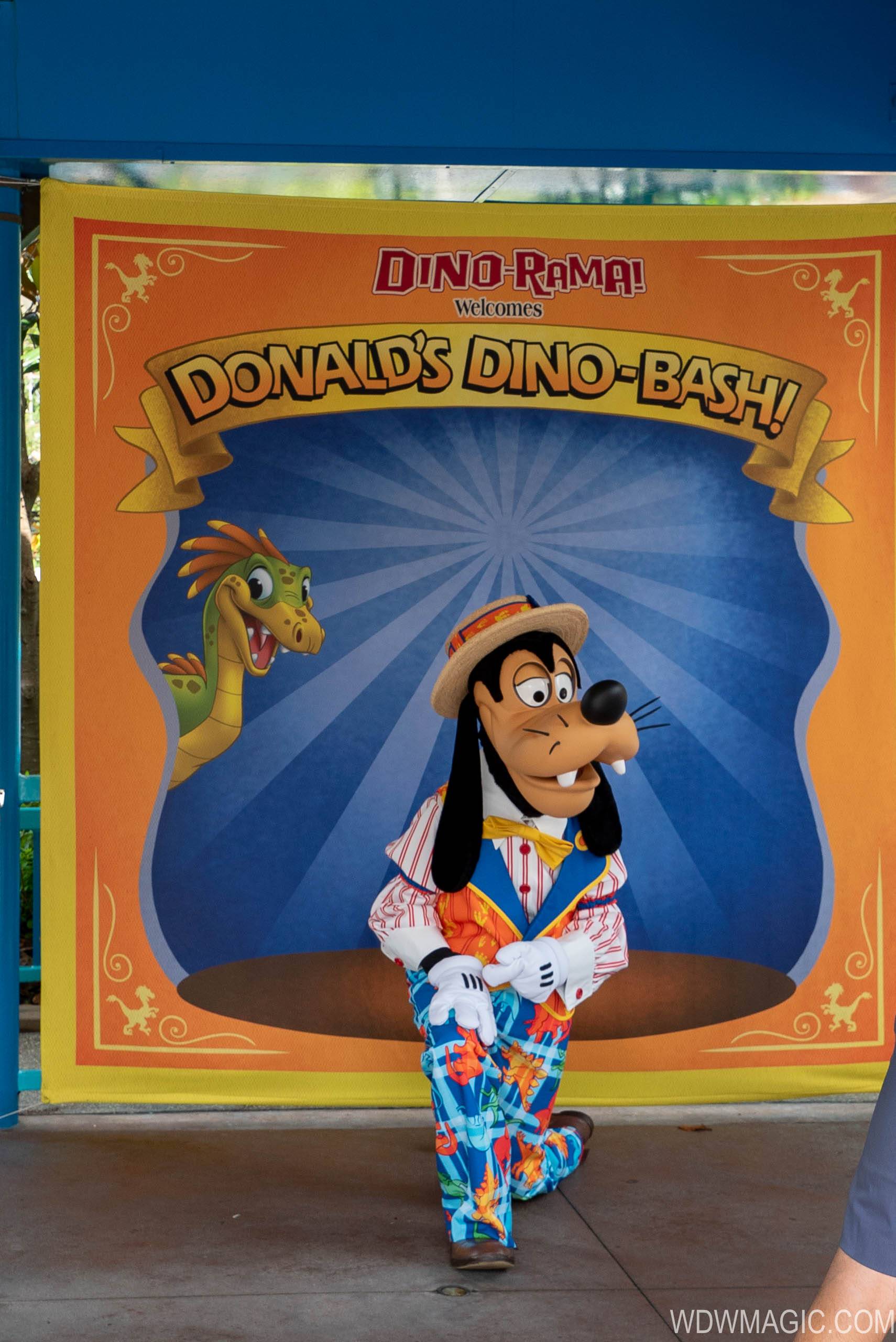 Donald's Dino-Bash overview