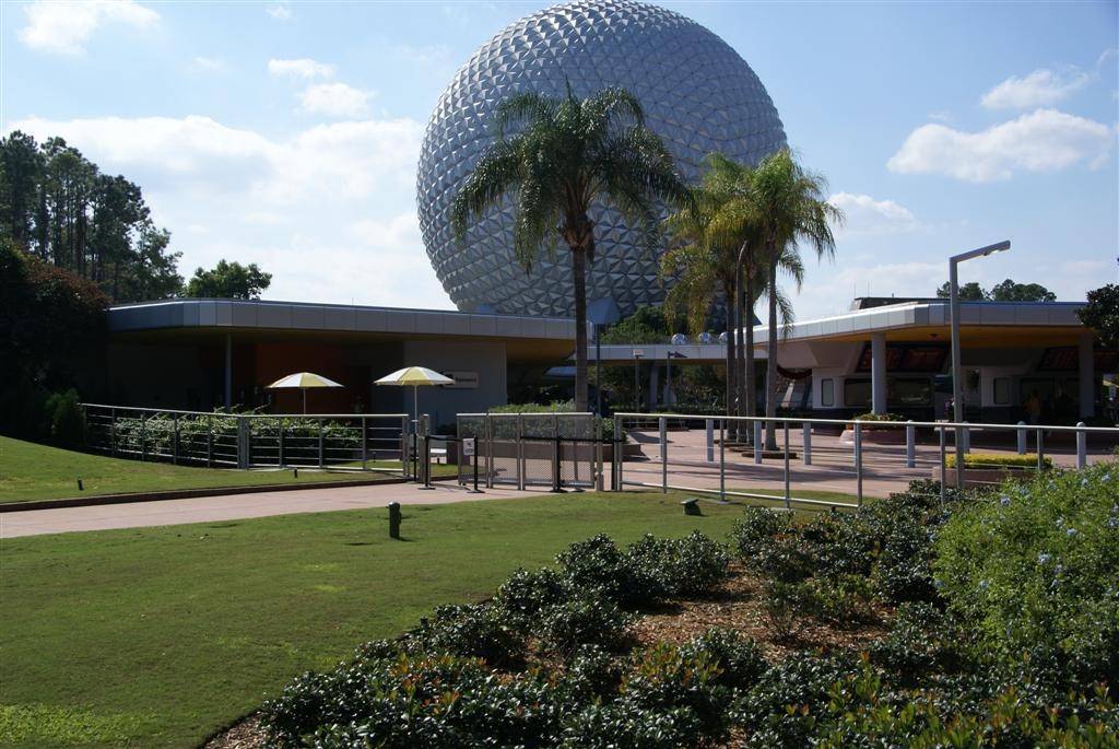 New gates for Epcot main entrance
