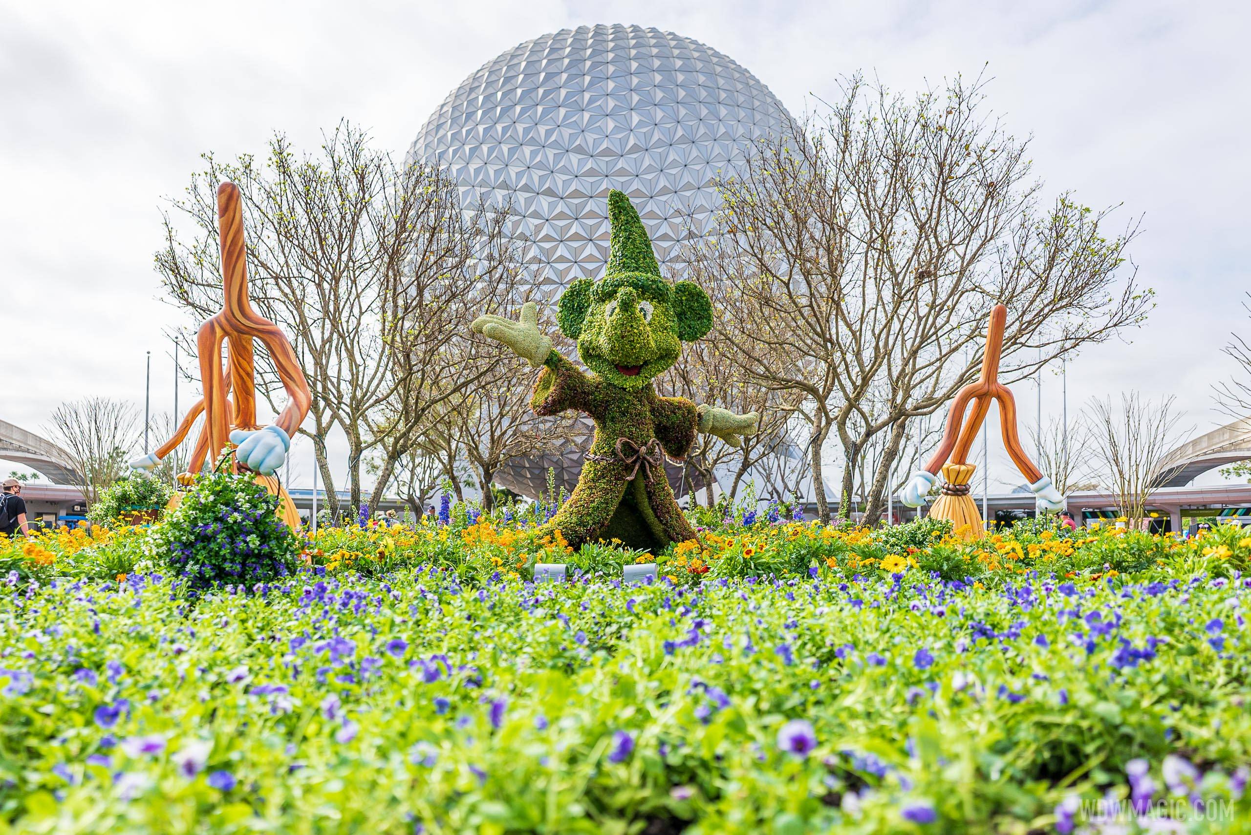 EPCOT main entrance topiary - March 2021
