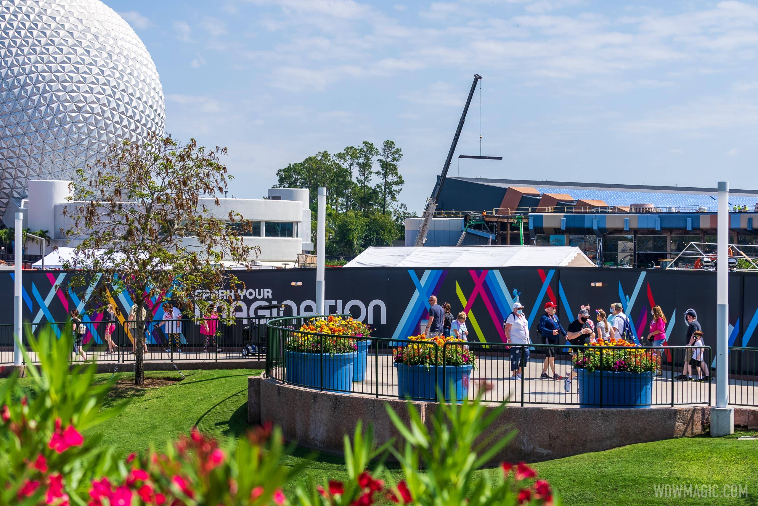 New beams installed in the former Innoventions East building at EPCOT