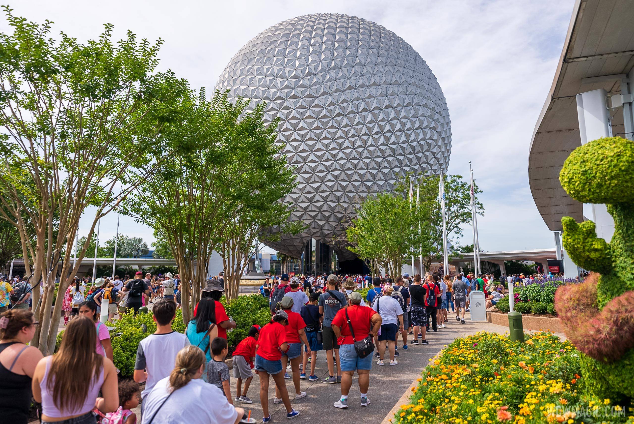 Guests are allowed into the EPCOT main entrance plaza at 10am for an 11am opening