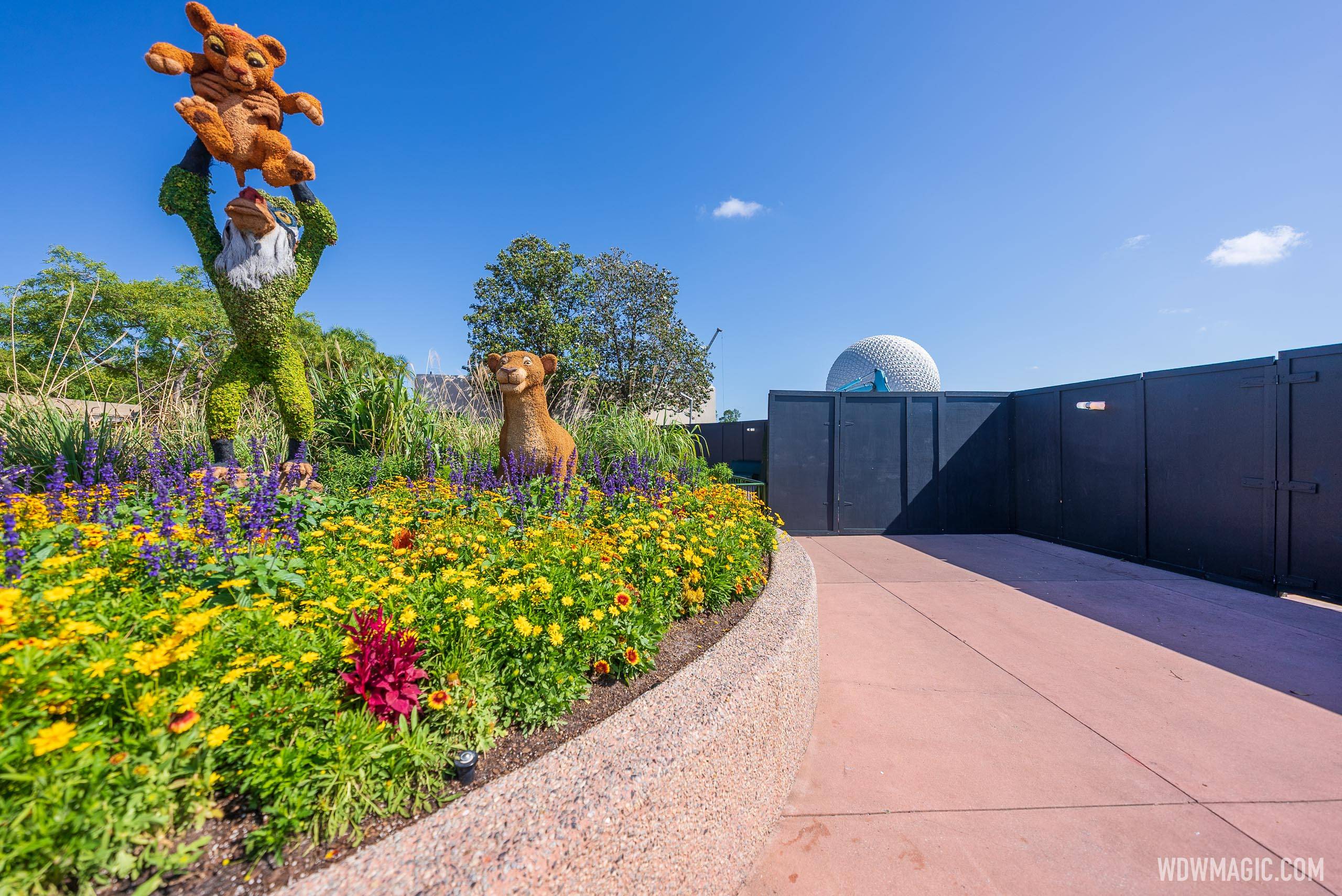 Construction walls in World Nature and restroom closure - April 26 2022