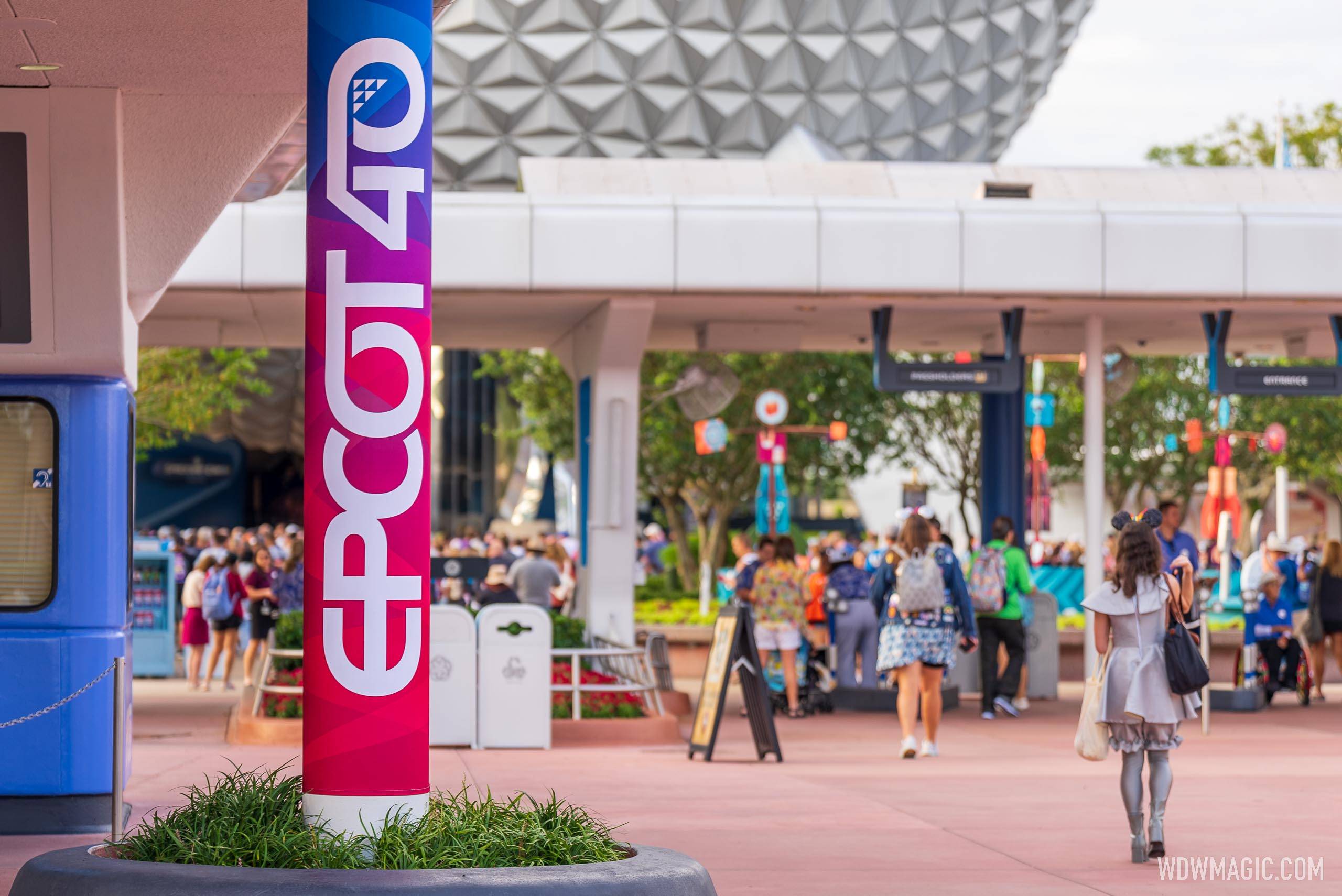 (M) online 2 Disney Parks Epcot 40 T-Shirts October 1, 2022 LIMITED-EDITION