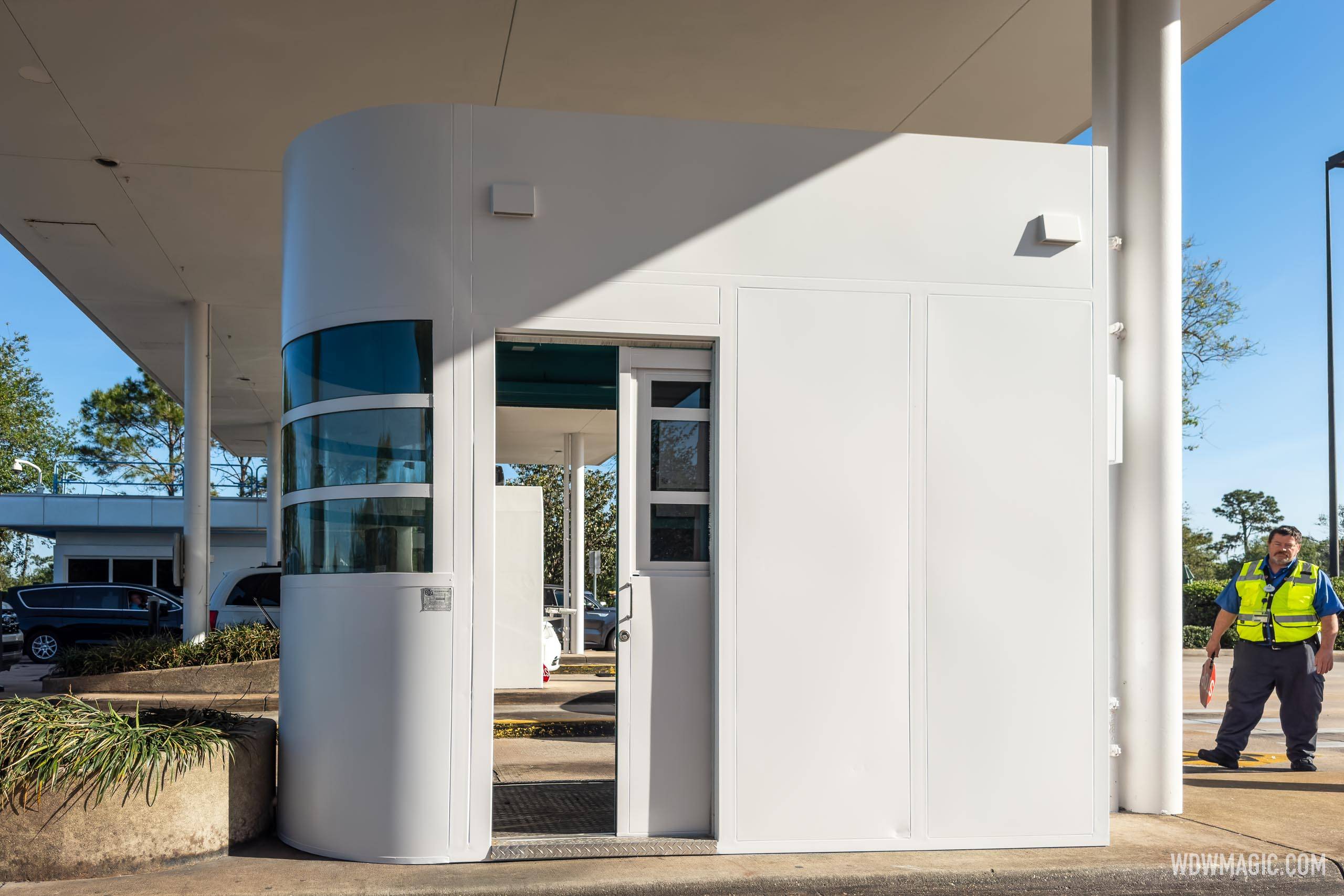 New parking plaza kiosks at EPCOT