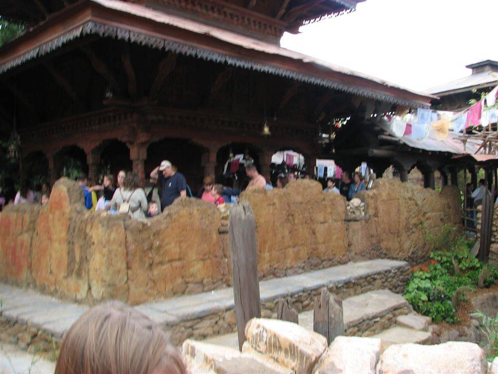 Expedition Everest queue area preview