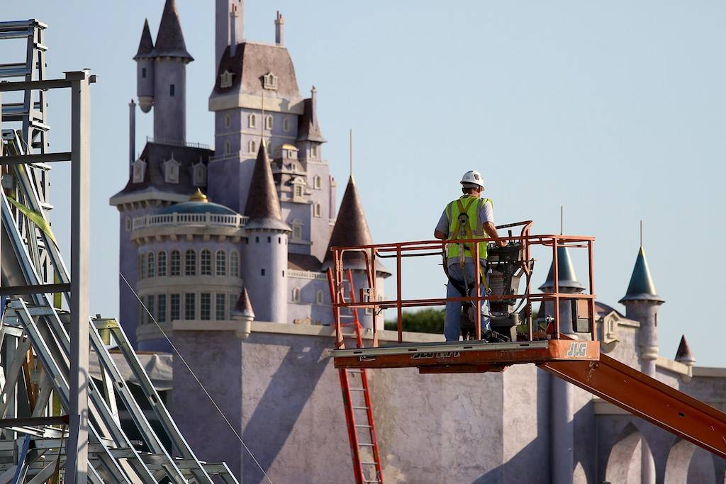 PHOTOS - Updated look at the progress on Beast's Castle, viewed from ground level