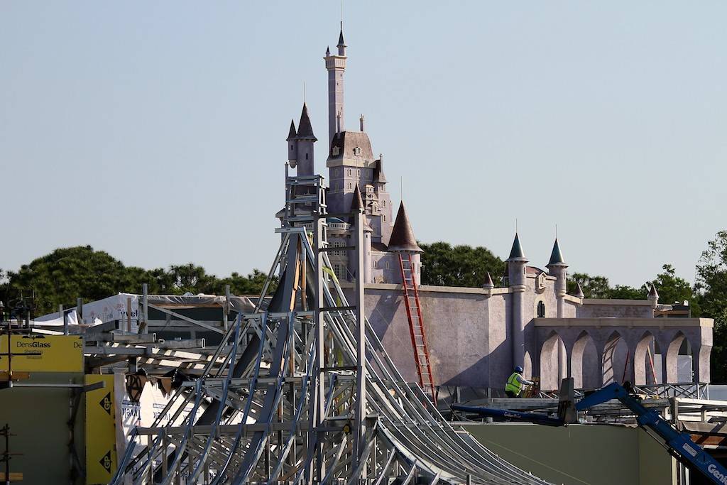 PHOTOS - Updated look at the progress on Beast's Castle, viewed from ground level
