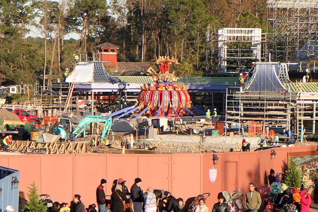PHOTOS - New Dumbo takes a test flight in Storybook Circus