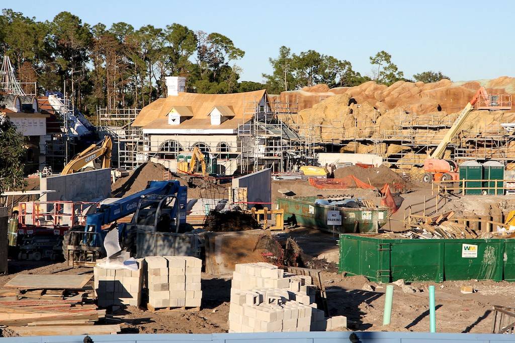 PHOTOS - Latest Fantasyland construction site update