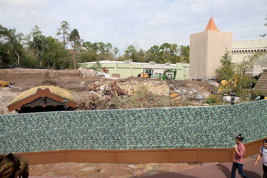 PHOTOS - Latest look at the former Skyway Station redevelopment in Fantasyland