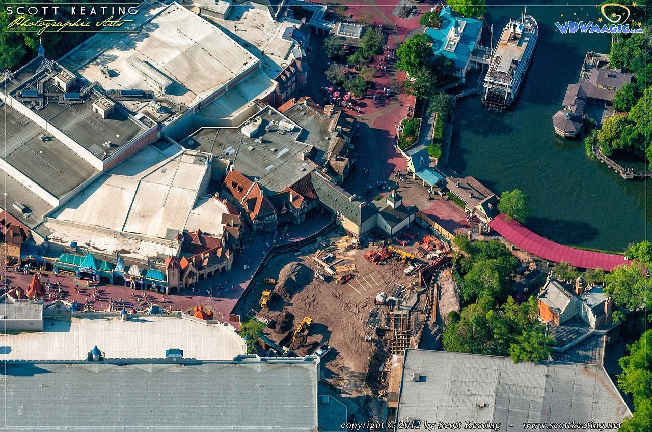 PHOTO - Overhead view of the new Fantasyland to Liberty Square walkway