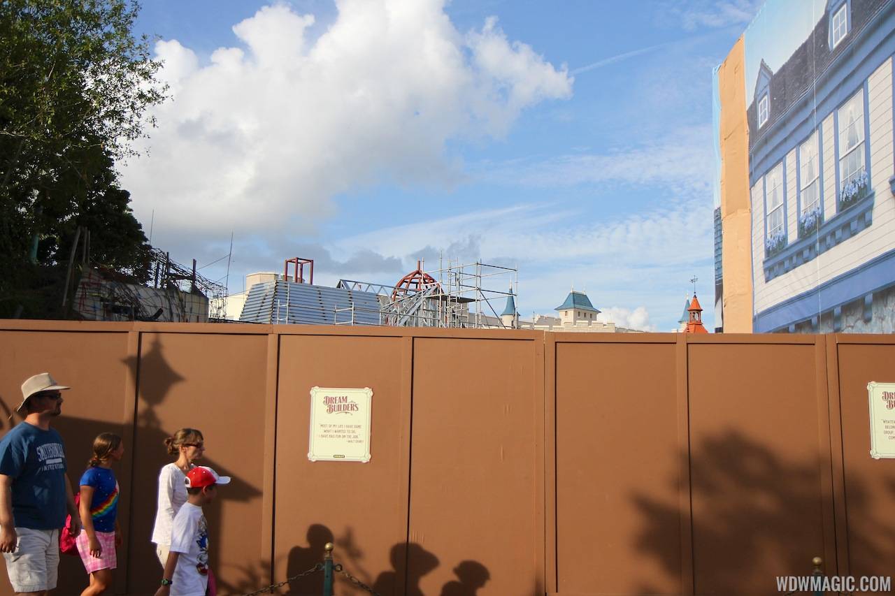 PHOTOS - Buildings taking shape in the new Fantasyland restroom area