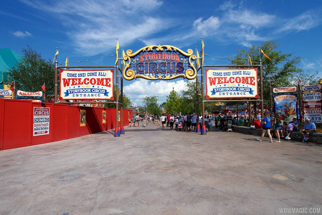 PHOTOS - More entrance signage added at Storybook Circus in the new Fantasyland