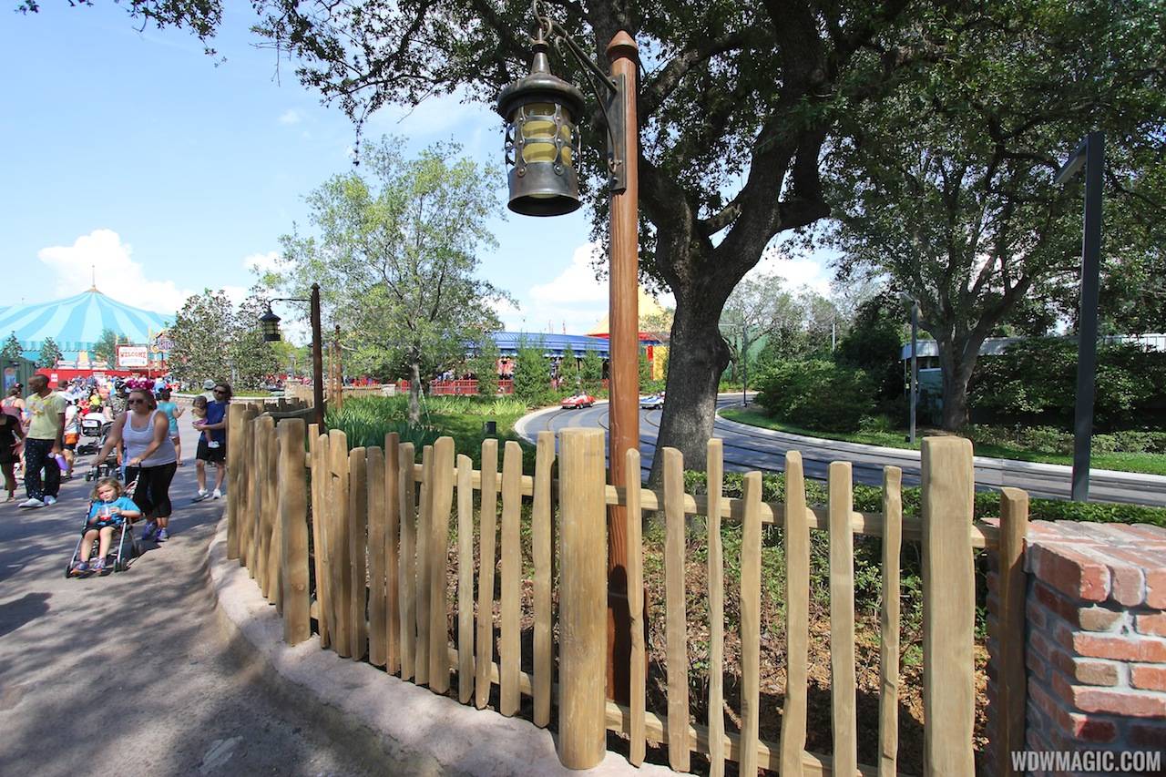 PHOTOS - Storybook Circus to Tomorrowland fencing revealed