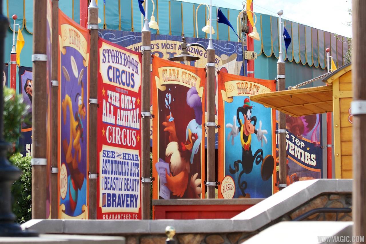 PHOTOS - Walls down at Pete's Silly Sideshow, Big Top Souvenirs, the FASTPASS distribution area and food and beverage