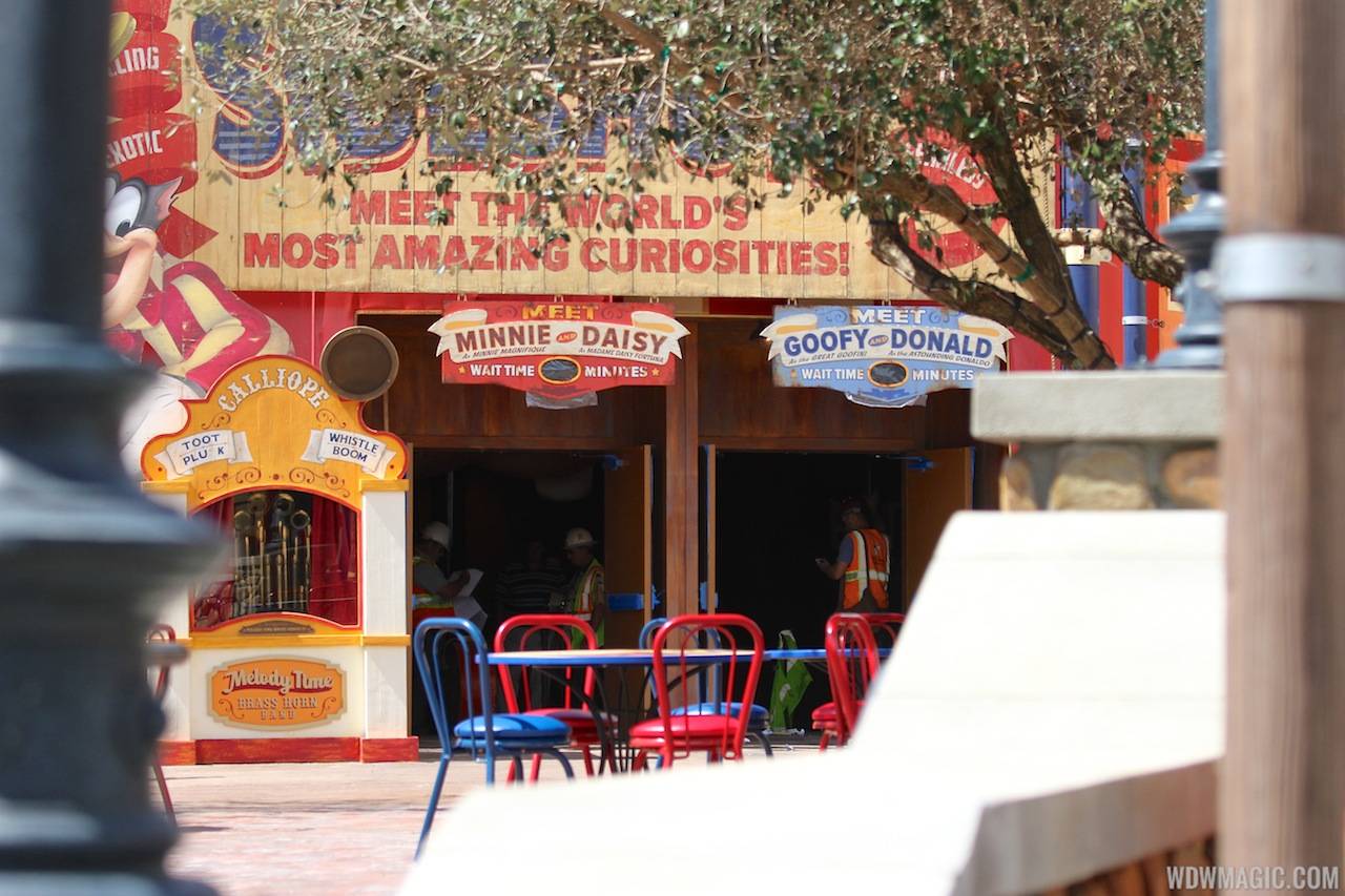 PHOTOS - Walls down at Pete's Silly Sideshow, Big Top Souvenirs, the FASTPASS distribution area and food and beverage