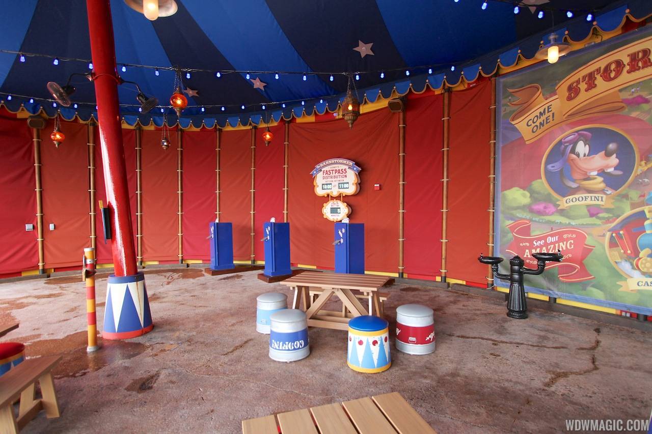 Storybook Circus third big top - FASTPASS distribution