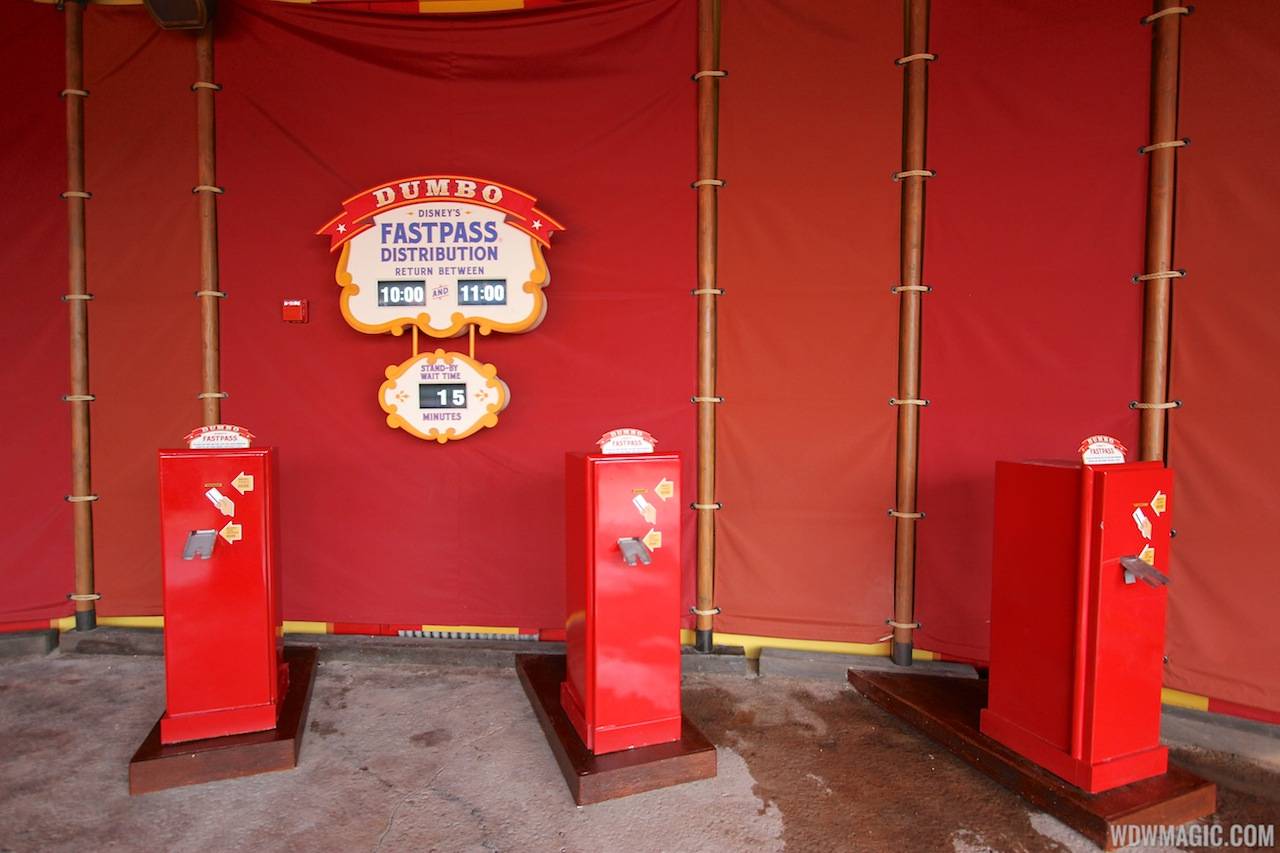 Storybook Circus third big top - FASTPASS distribution for Dumbo