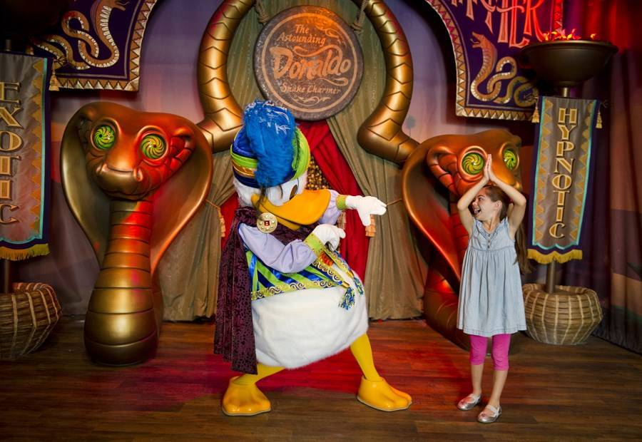 ディズニートラディション グーフィー Santa's Goofy Helper Santa Goofy Meet & Greet at Disney's Hollywood Studios Final