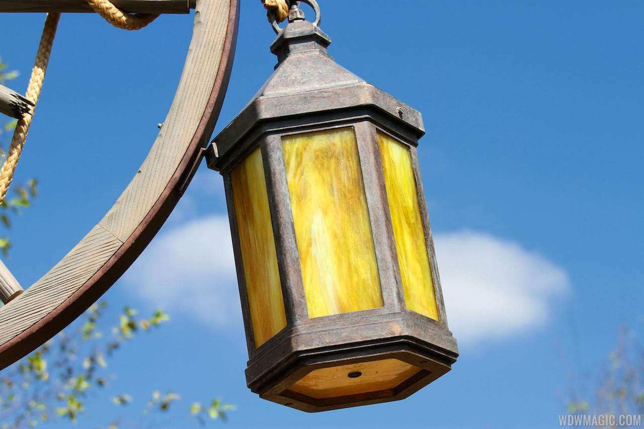 New Fantasyland Enchanted Forest - Enchanted Tales with Belle lighting details