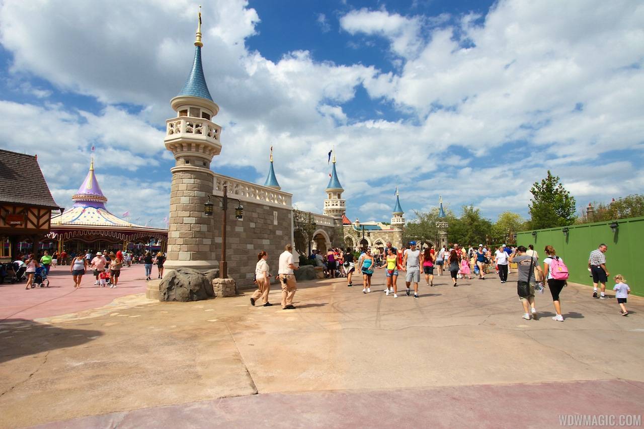 Construction walls removed around second side of the castle walls
