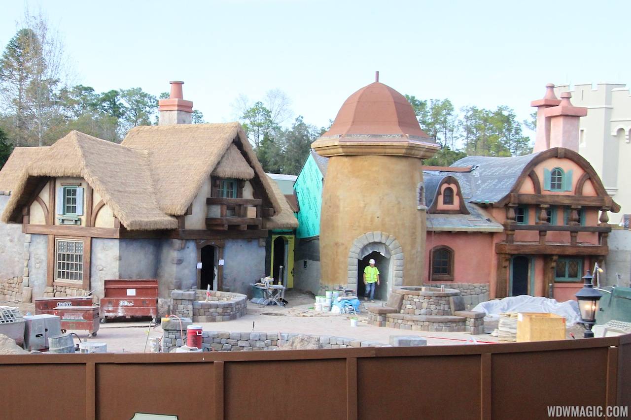 PHOTOS - Latest look at the Fantasyland restrom area construction