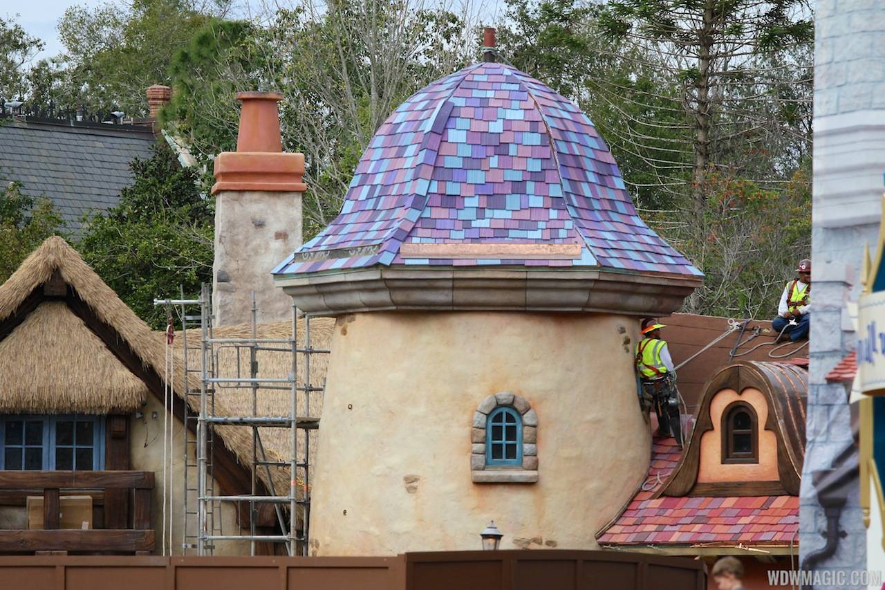 PHOTOS - Latest look at the Fantasyland restroom area construction