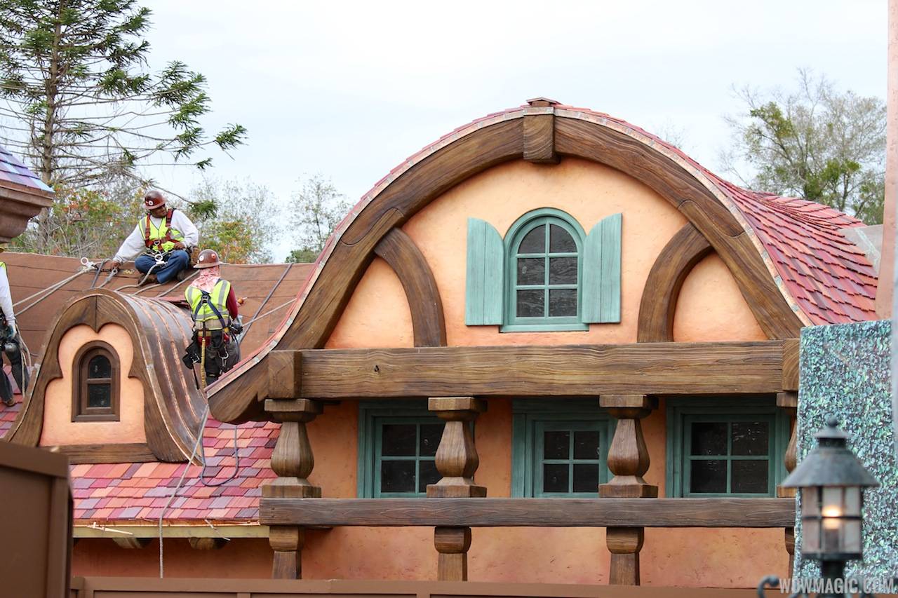 PHOTOS - Latest look at the Fantasyland restroom area construction