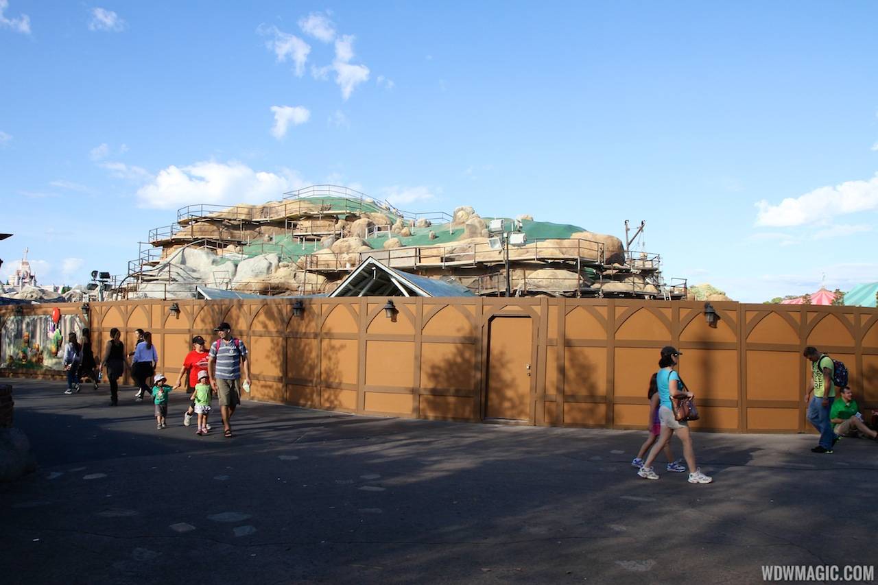 PHOTOS - Latest look at the Seven Dwarfs Mine Train construction in New Fantasyland