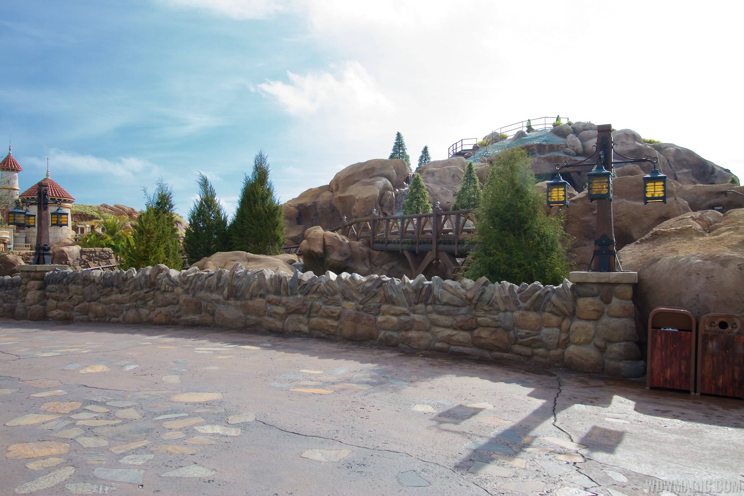 PHOTOS - More walls come down at the Seven Dwarfs Mine Train to reveal waterfalls and the main drop