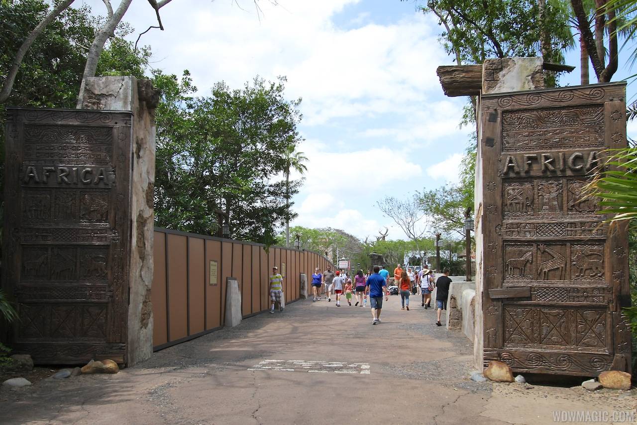 PHOTOS - Construction walls up in Africa for Festival of the Lion King theatre relocation