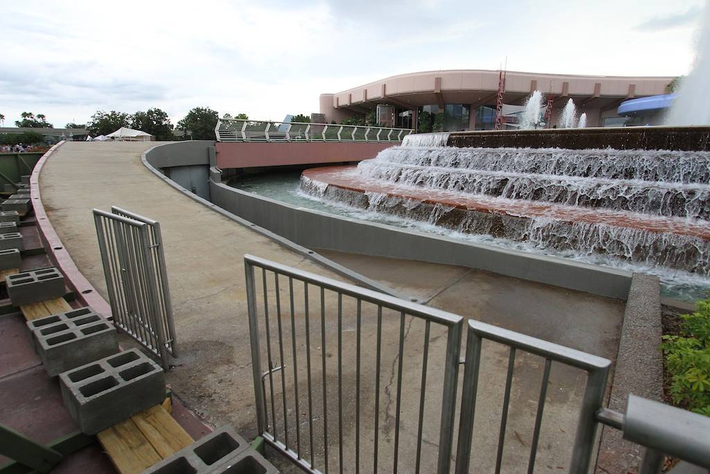 Fountain of Nations stage receiving new LED lit railings