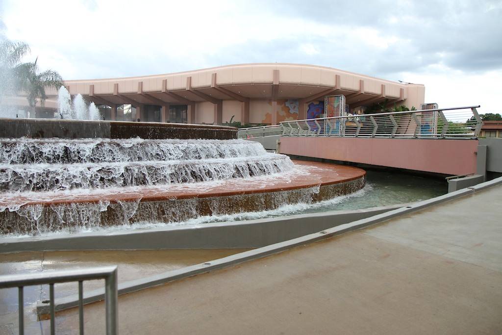 Fountain of Nations railing installation update