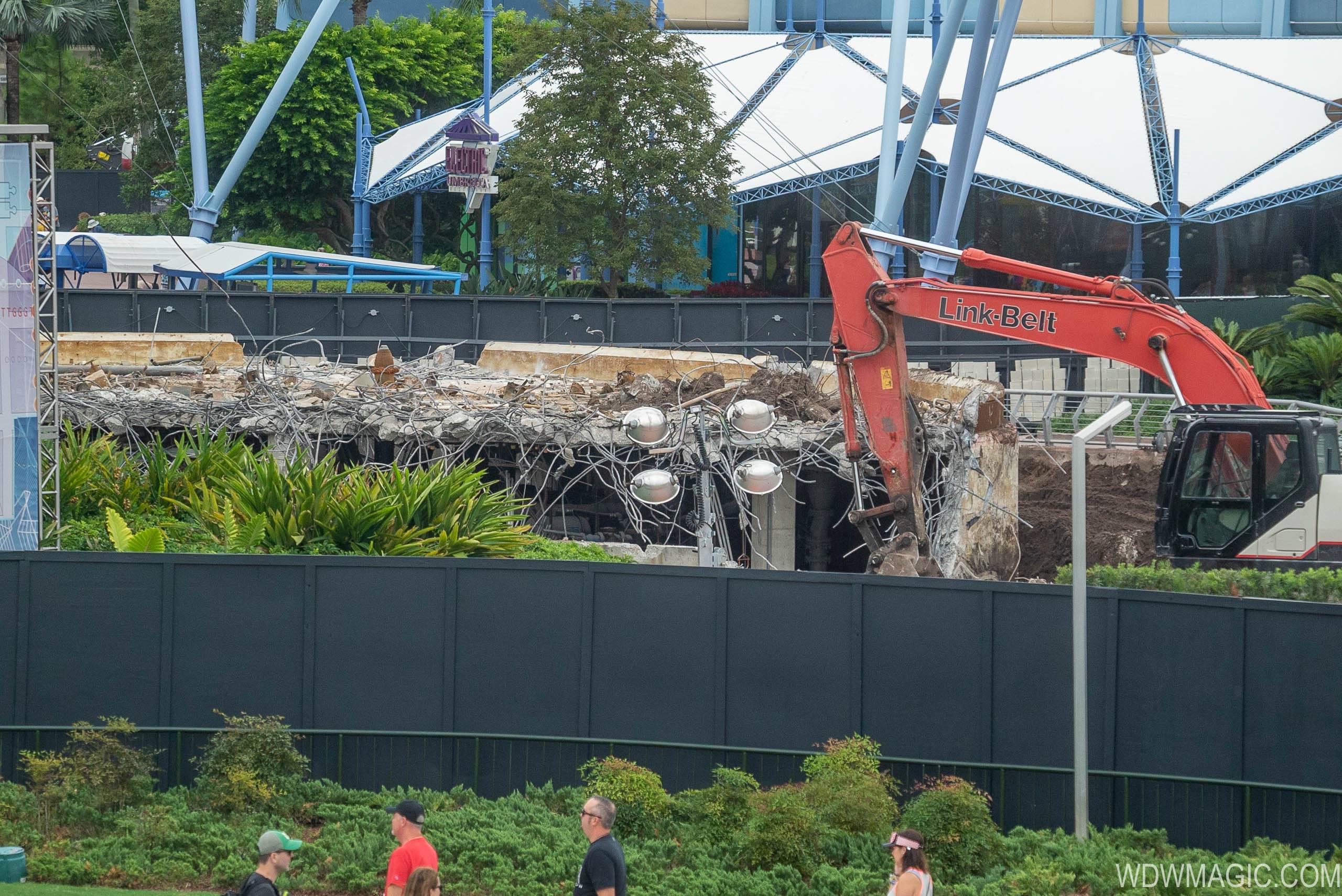 PHOTOS - Fountain of Nations demolition