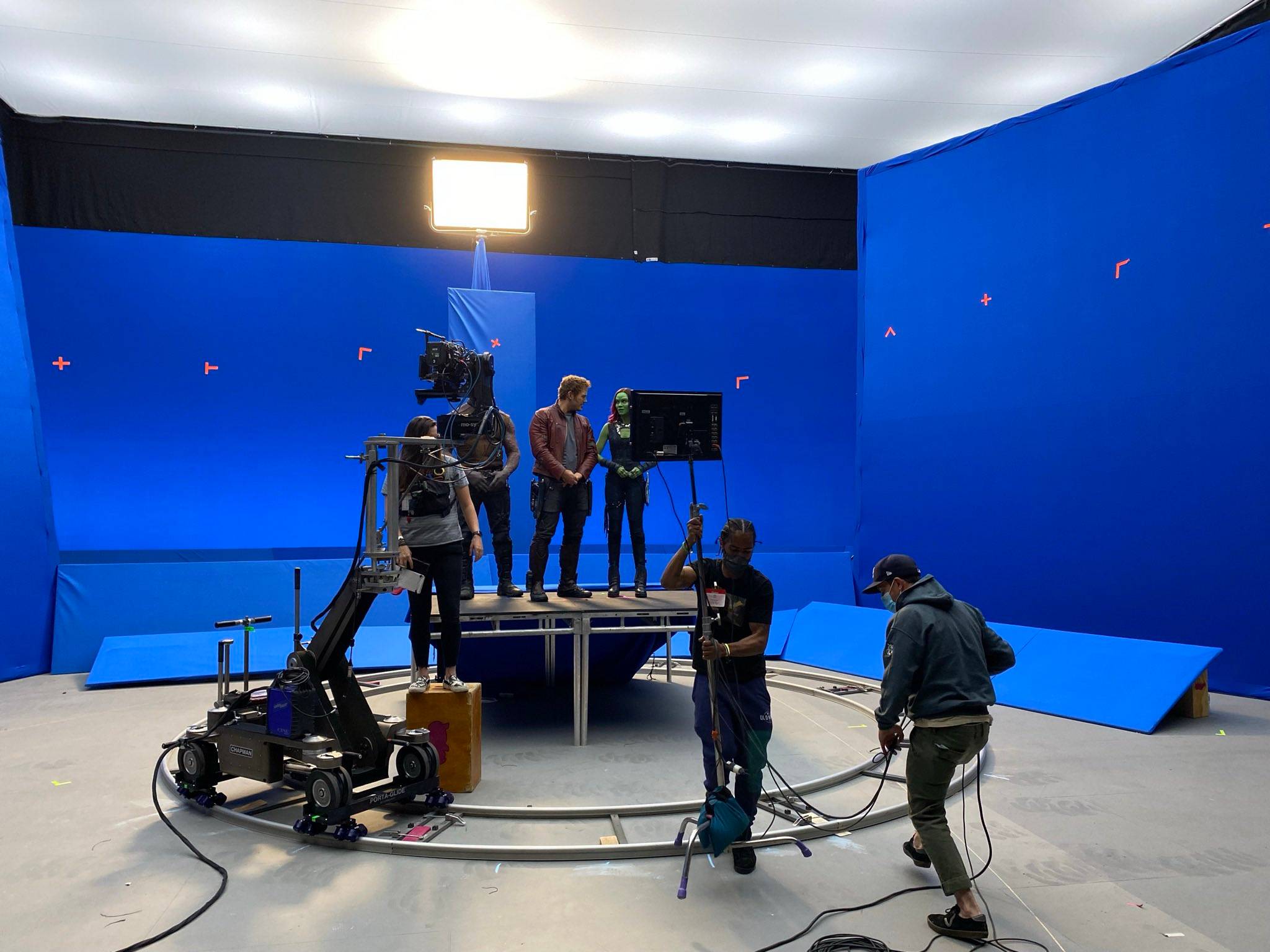 Behind the scenes shooting scenes for Guardians of the Galaxy Cosmic Rewind