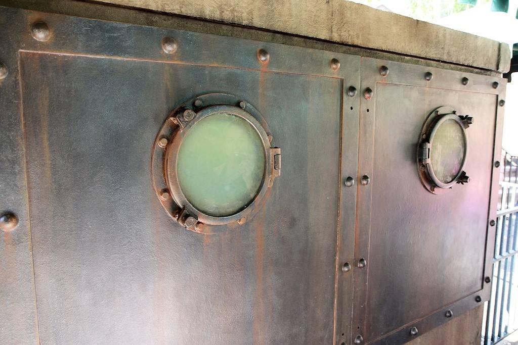 The portholes on the back of the Captain's tomb