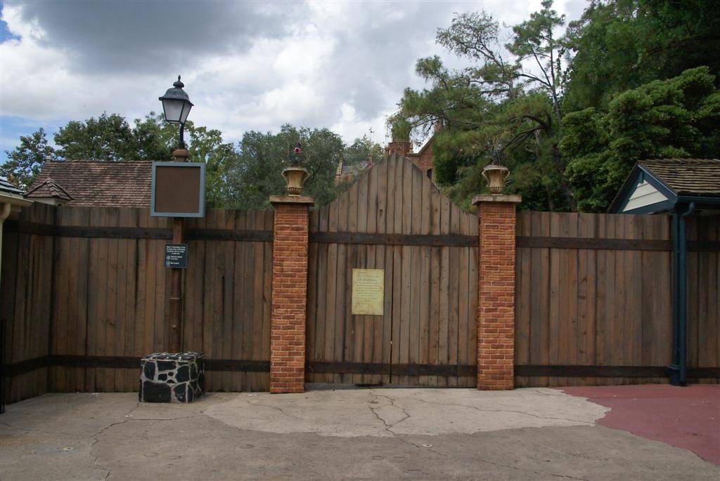 Haunted Mansion closed for refurbishment signs