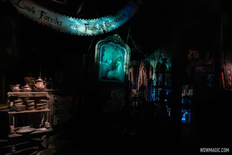 Inside Haunted Manor Ride Inside Haunted Mansion Ride Disneyland