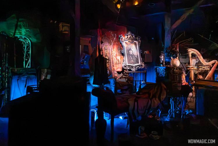 Inside Haunted Manor Ride Inside Haunted Mansion Ride Disneyland