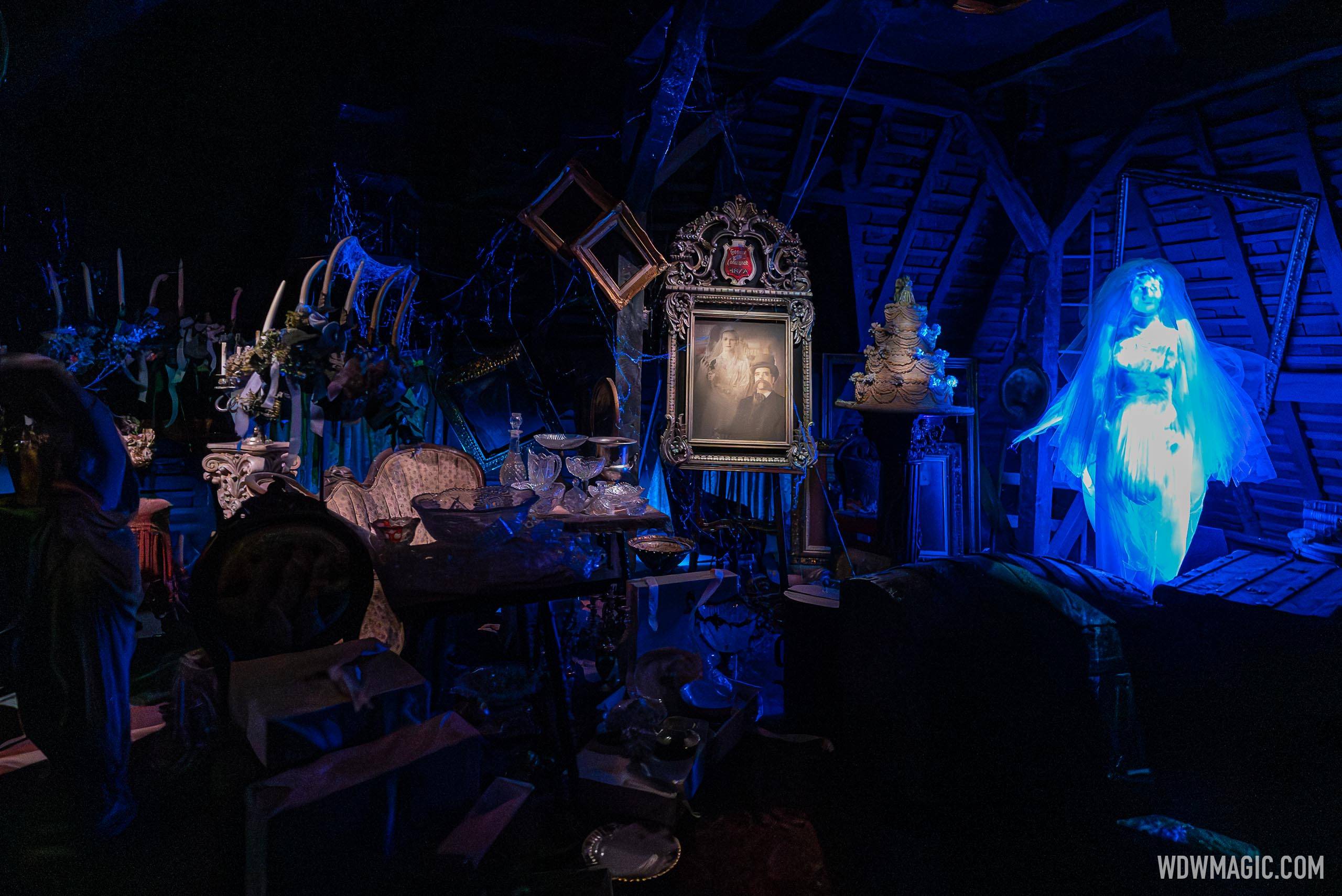 New unload projection effect at the Haunted Mansion