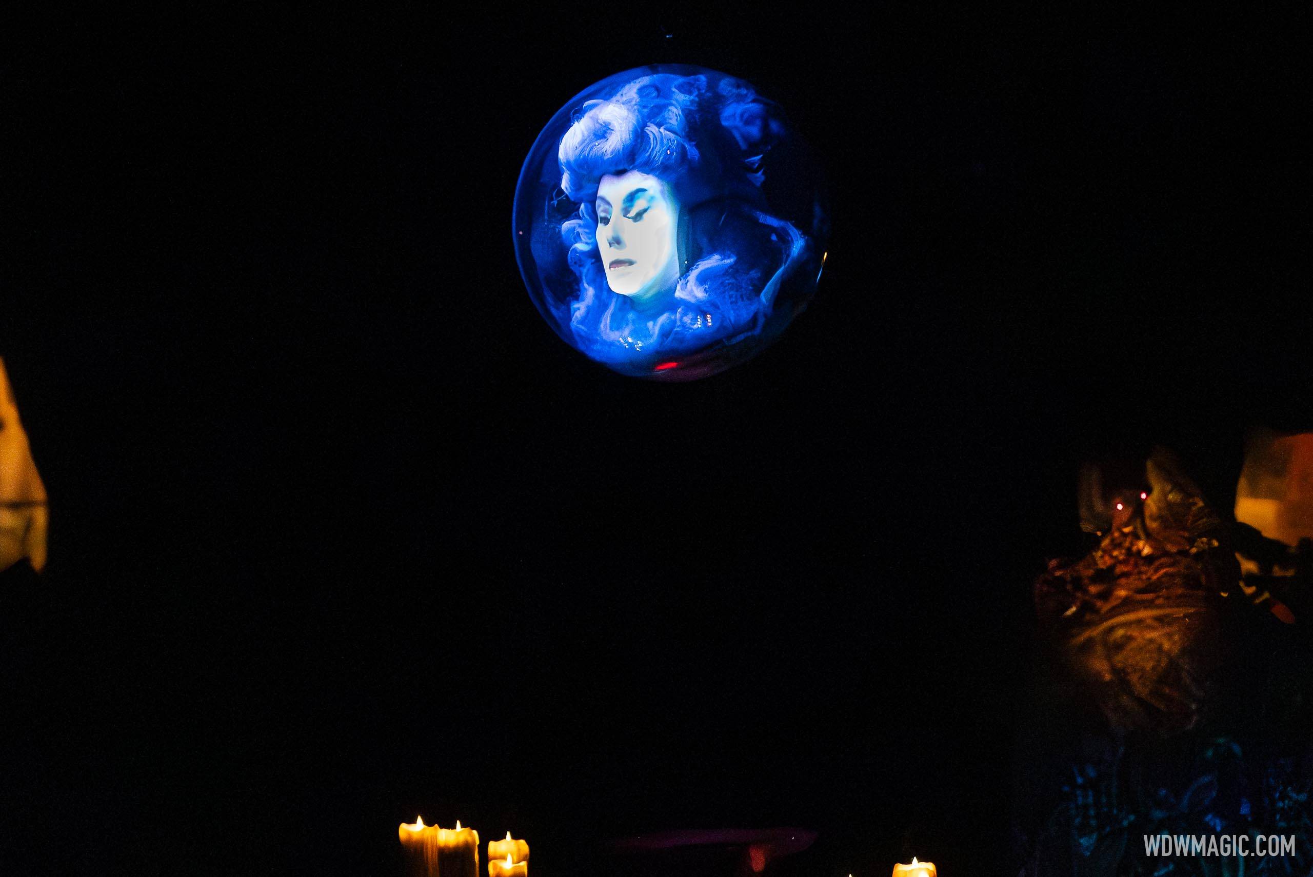 Hatbox Ghost Replaces Madame Leota - Inside the Magic