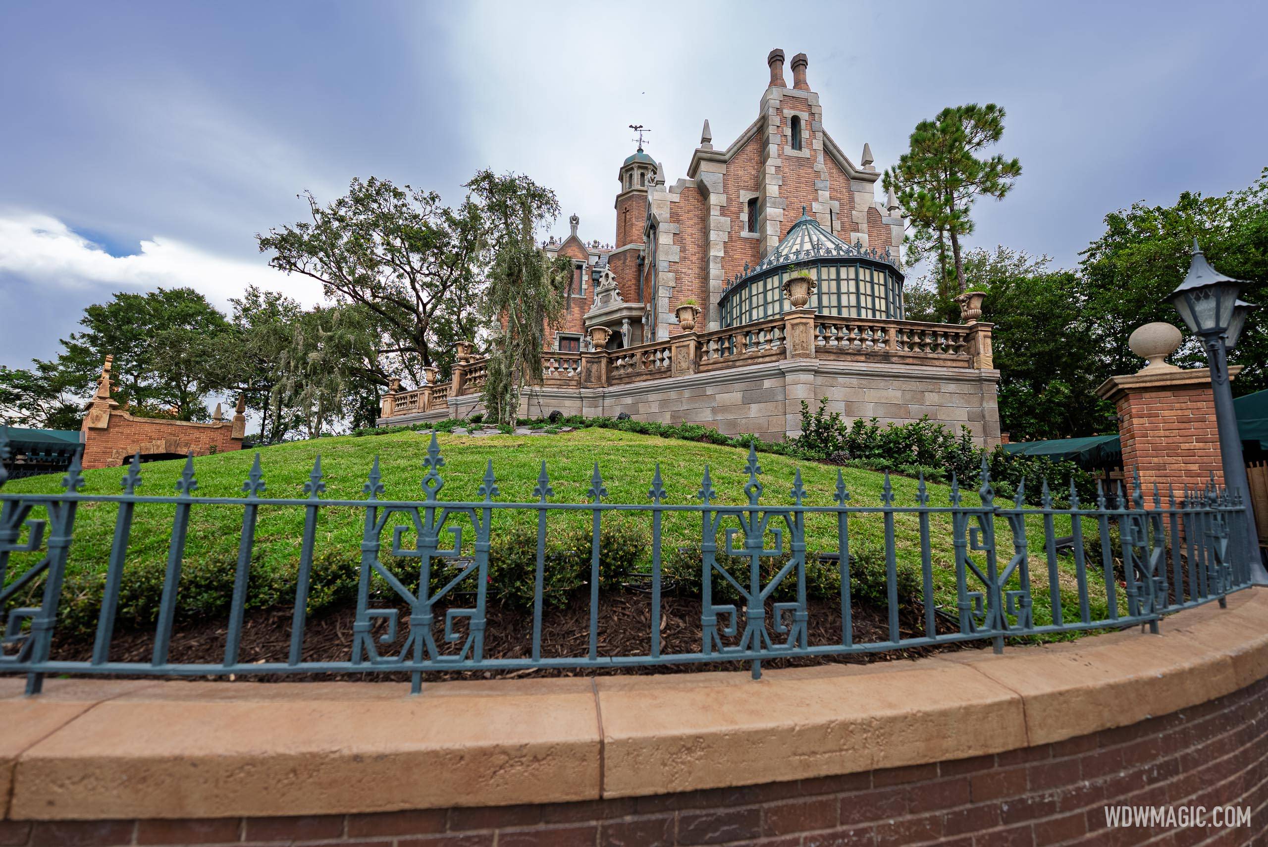 Haunted Mansion Completed Exterior Refurbishment at Magic Kingdom - photo 4 of 7