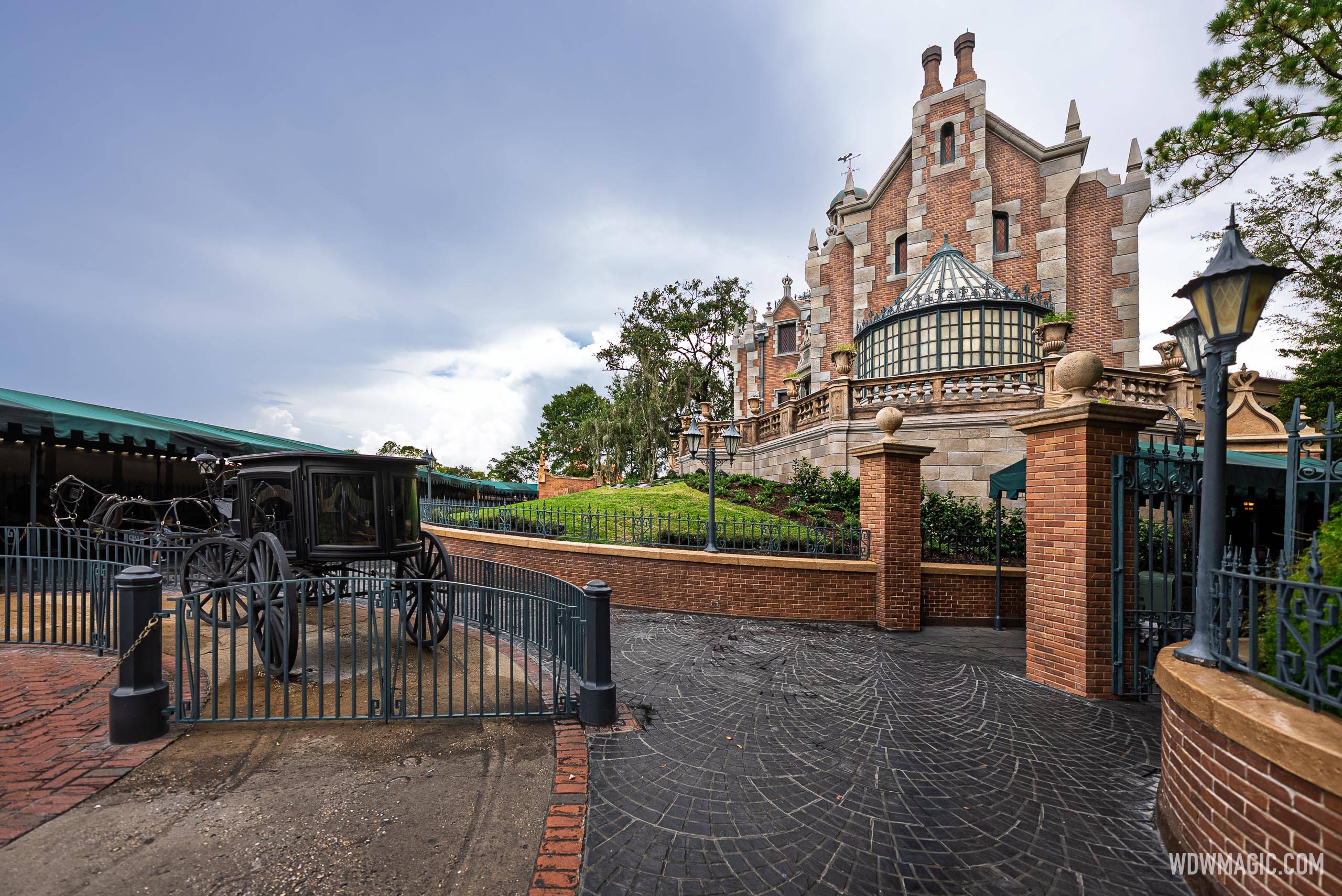 Haunted Mansion Completed Exterior Refurbishment at Magic Kingdom - photo 3 of 7