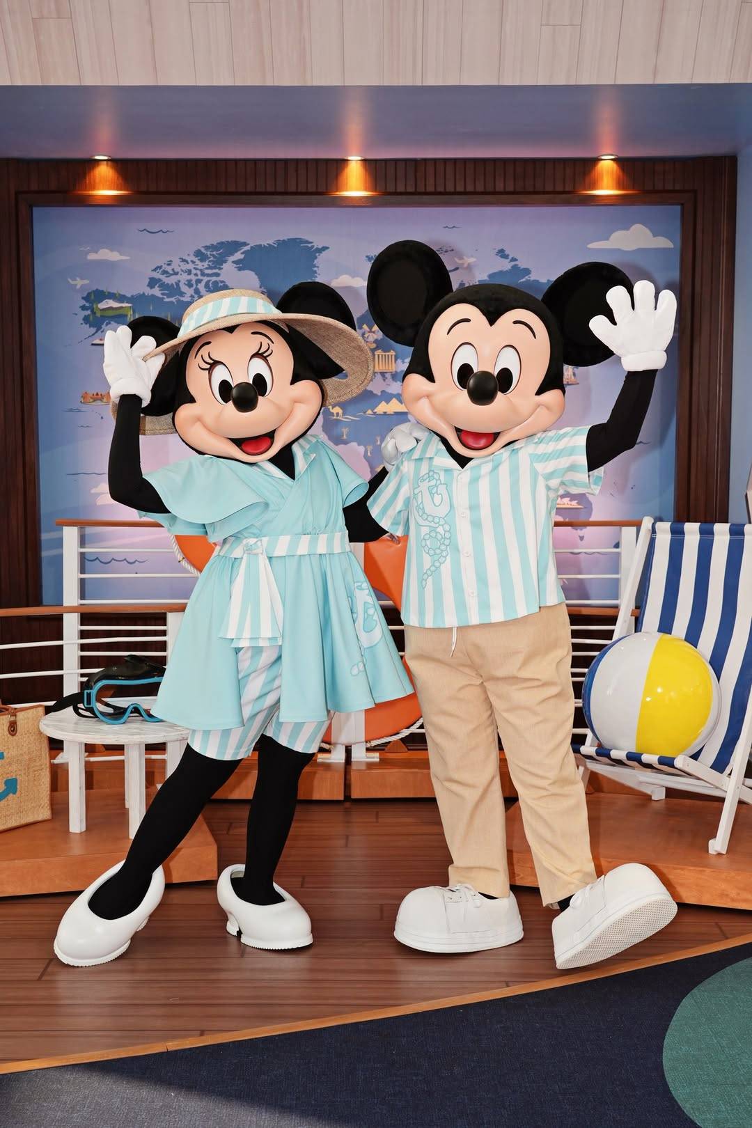 Mickey and Minnie's New Travel-Inspired Looks at EPCOT ImaginAtrium