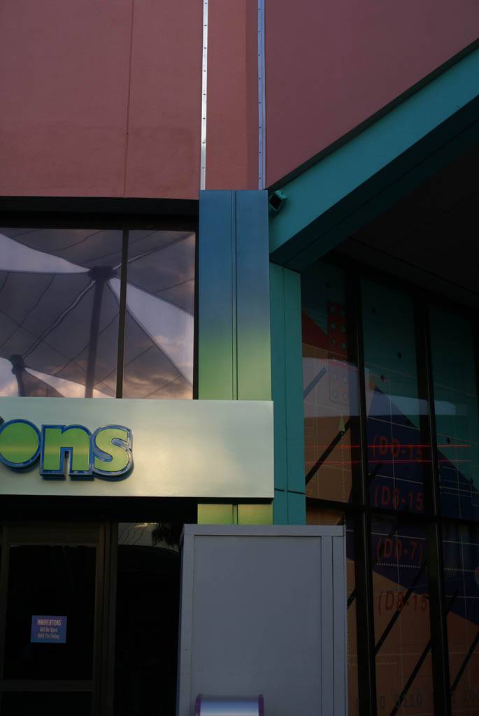 New Innoventions signs photos