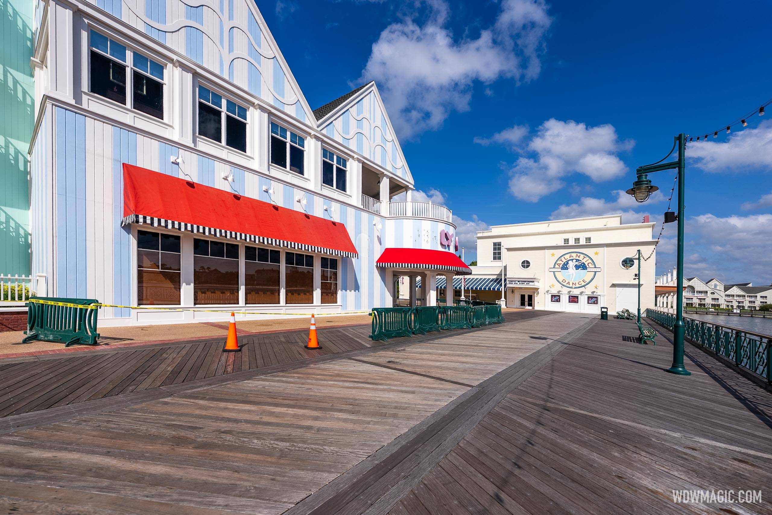 Jellyrolls Signage Removal - April 23, 2025